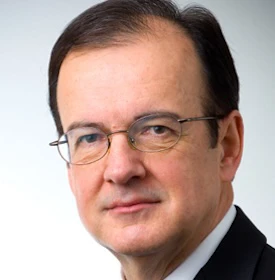 Dr Ziggy Switowski Headshot 